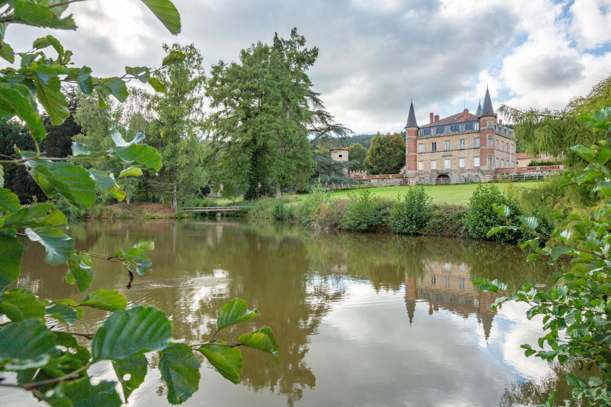 Domaine Et Chateau De Valinches Marols Exterior foto